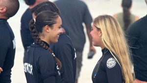 Stoked_surf_instructors_Skudinsurf